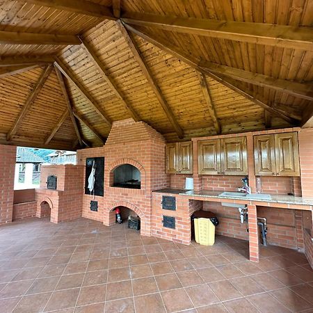 Hotel Casa Dacului Petrova Exteriér fotografie