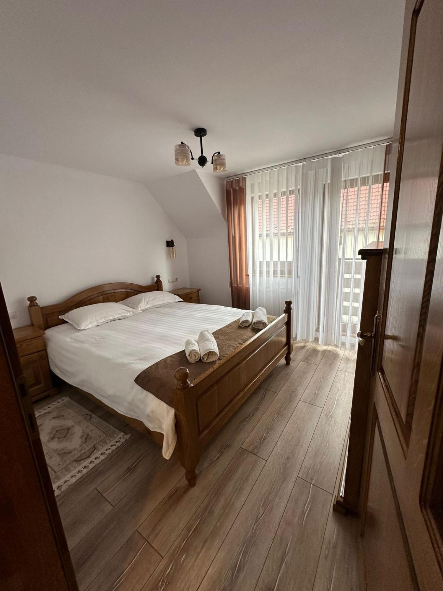 Hotel Casa Dacului Petrova Exteriér fotografie
