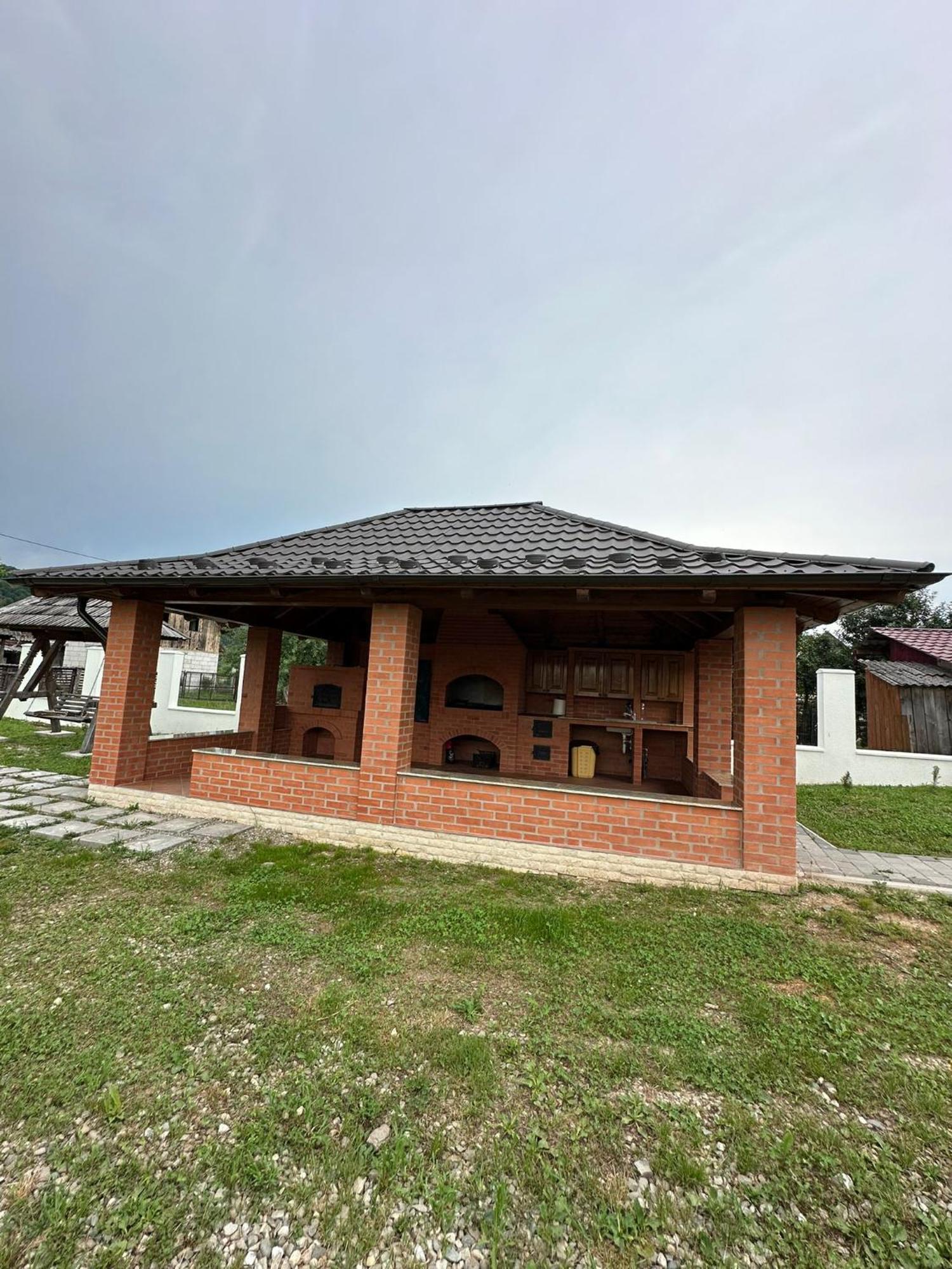 Hotel Casa Dacului Petrova Exteriér fotografie